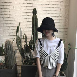 Plain Short-sleeve T-shirt / Striped Camisole Top
