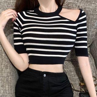 Short-sleeve Cutout Striped Crop Top Striped - Black & White - One Size