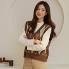 V-neck Argyle Woolen Vest