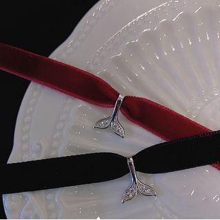 Rhinestone Fish Tail Choker