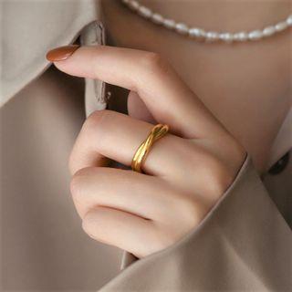 Crinkled Ring