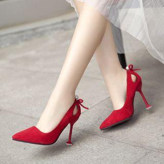 Cutout Bow Pumps