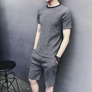 Set: Crew-neck Short-sleeve T-shirt + Shorts