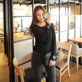 Round-neck Lace-cuff T-shirt