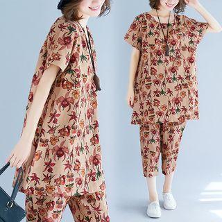 Set: Short-sleeve Floral Print Top + Capri Pants