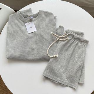 Set: Long-sleeve Plain T-shirt + Drawstring Shorts