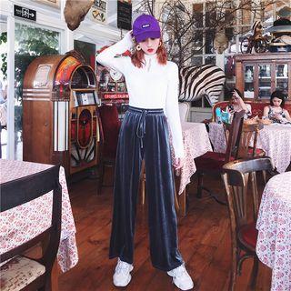 Long-sleeve T-shirt / High-waist Wide-leg Pants