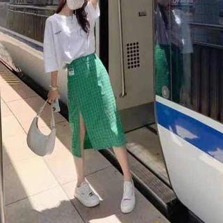 Short-sleeve Lettering T-shirt / Plaid Midi A-line Skirt / Set