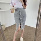 Short-sleeve Lettering T-shirt / Ruffle Pencil Skirt