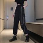 Cropped Chained Cargo Pants / Short-sleeve T-shirt