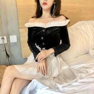 Off-shoulder Long-sleeve Pleated A-line Dress Black - One Size