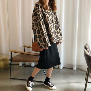 Leopard Pullover / Straight Fit Midi Skirt