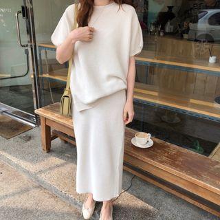 Short-sleeve Sweater / Midi Knit Skirt