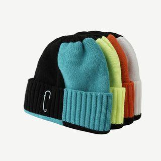 Safety Pin Two-tone Knit Beanie