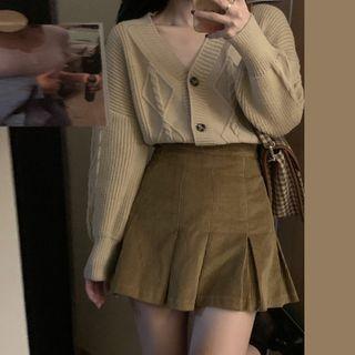 V-neck Cable Knit Cardigan / Pleated Mini A-line Skirt