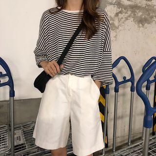 Elbow-sleeve Striped T-shirt / Plain Shorts