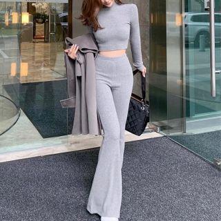 Long-sleeve Cropped T-shirt / Boot-cut Pants