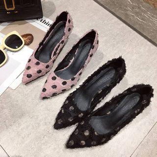 Dotted Fringed Pointy-toe Pumps