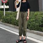 Cropped Pants / Plain Short Sleeve T-shirt