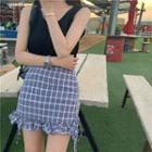 Plain Tank Top / Plaid Slim-fit Skirt
