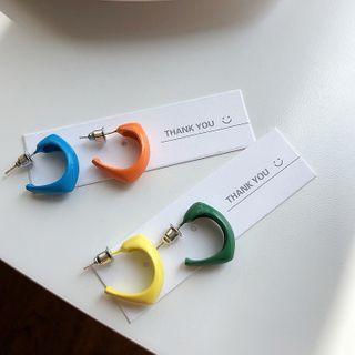 Non-matching Open Hoop Earring