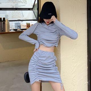 Set: Long-sleeve Crinkled Top + Mini Skirt