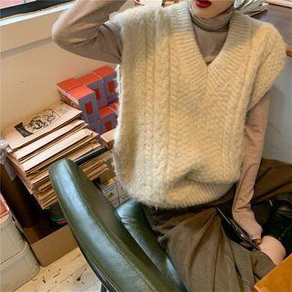 V-neck Knit Vest / Turtleneck Long-sleeve T-shirt