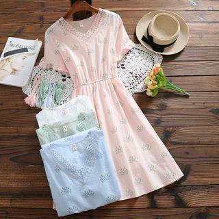 Short-sleeve Floral Patterned A-line Midi Dress