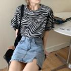 Short-sleeve Zebra Print T-shirt / Denim Skirt
