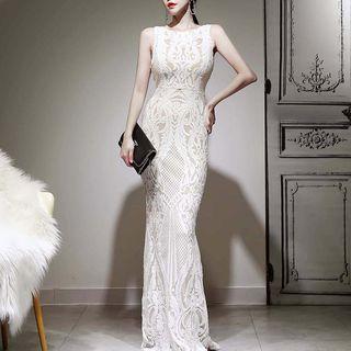 Sleeveless Lace Mermaid Gown