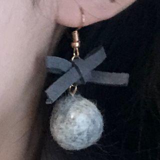 Bow & Pom Pom Dangle Earring 1 Pair - Dark Gray & Light Gray - One Size