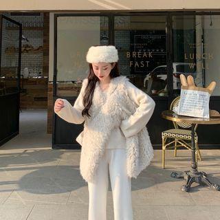 V-neck Sweater / Faux-fur Vest