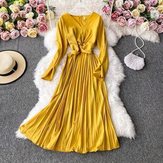 Plain Knot Long-sleeve Pleated Maxi Dress