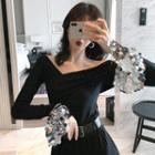 Sequined V-neck Long-sleeve Slim-fit Top