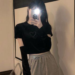 Set: Short-sleeve Rhinestone Heart Crop Top + Arm Sleeves