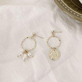 Non-matching Coin Faux Pearl Dangle Earring