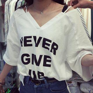 Lettering V-neck 3/4 Sleeve T-shirt