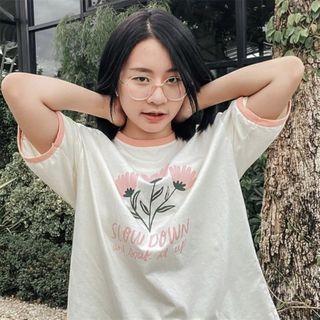 Short-sleeve Floral Contrast Trim T-shirt Almond - One Size