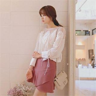 Sheer-yoke Lace-trim Top