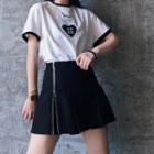 Contrast Trim Short-sleeve T-shirt / Zipped Pleated Mini Skirt
