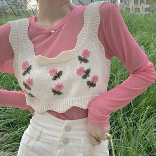 Long-sleeve Plain T-shirt / Lettuce Edge Flower Embroidered Knit Cropped Camisole Top