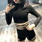 Long-sleeve Cropped T-shirt / Cutout Fitted Shorts