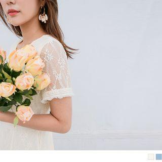 Fray Trim Short-sleeve Lace Dress