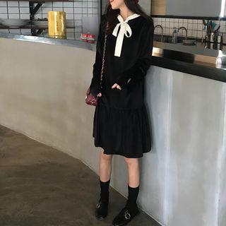 Long-sleeve Tie-neck Velvet Dress Black - One Size