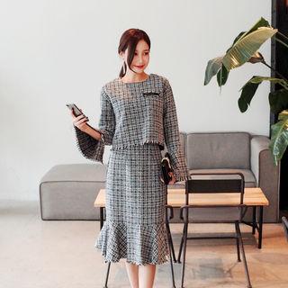 Set: Zip-back Tweed Top + Ruffle-hem Skirt