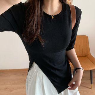 Round-neck Asymmetrical Split T-shirt