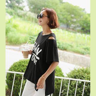 Cutout-shoulder Letter Print Dip-back T-shirt