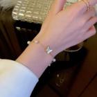 Butterfly Faux Pearl Alloy Bracelet S213 - Gold - One Size