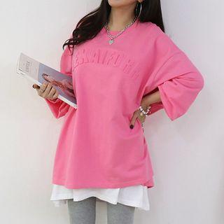 Dip-back Emboss Letter T-shirt