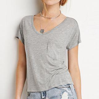 V-neck Short Sleeve Pocket-front T-shirt